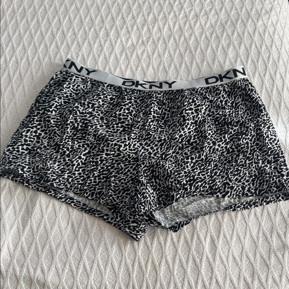 DKNY Women's pajama shorts in Black and White Leopard
